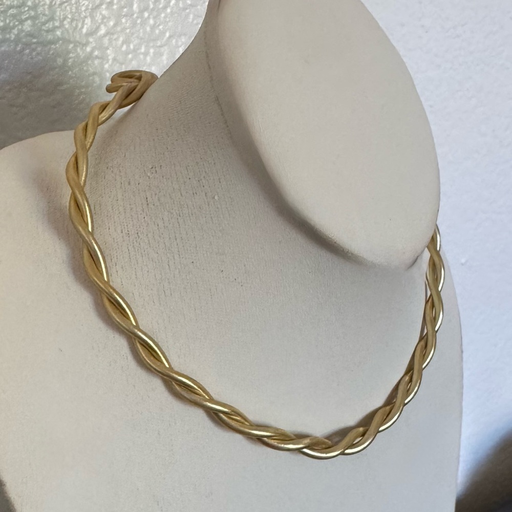 Gold Twisted Wire Collar Choker Necklace